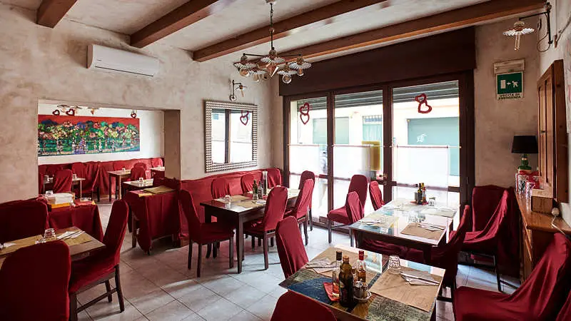 Trattoria-Isoletta-Interno-325